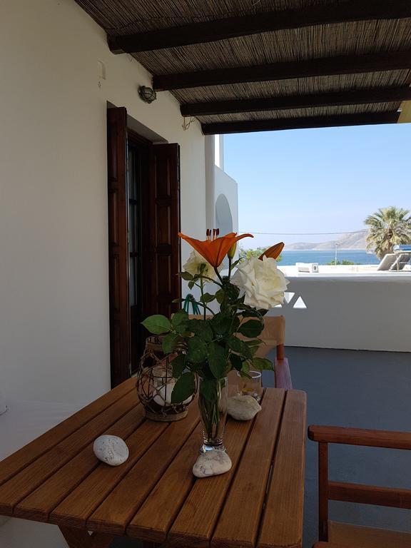 Theo'S Vacation Home Скирос Екстериор снимка