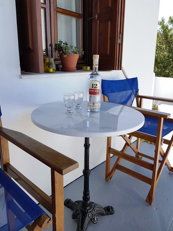 Theo'S Vacation Home Скирос Екстериор снимка