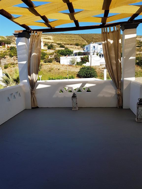 Theo'S Vacation Home Скирос Екстериор снимка