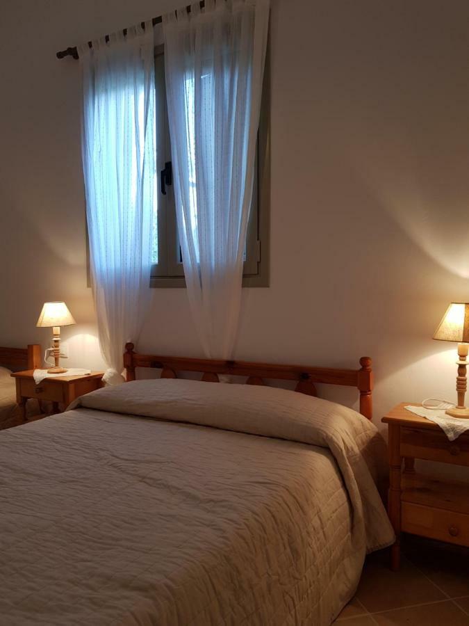 Theo'S Vacation Home Скирос Екстериор снимка